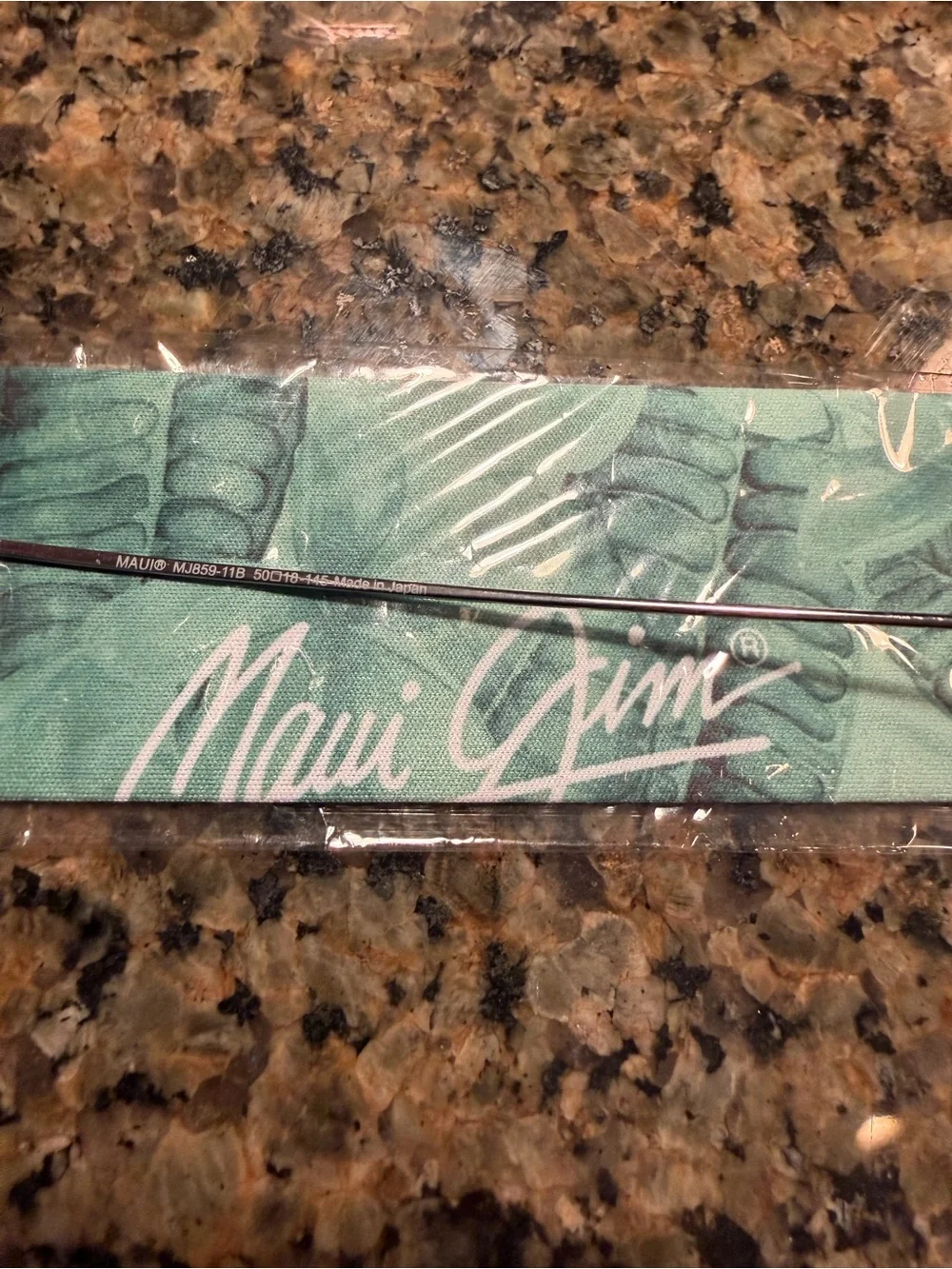 Brand New w/ Case MAUI JIM Island Eyes Grey Black Sunglasses Retail $429